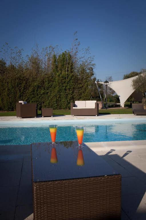 Logis L'abreuvoir Hotel